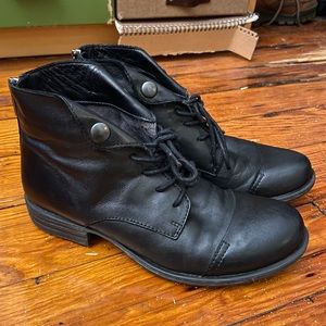 Miz Mooz Lennox Lace-Up Boots size 6